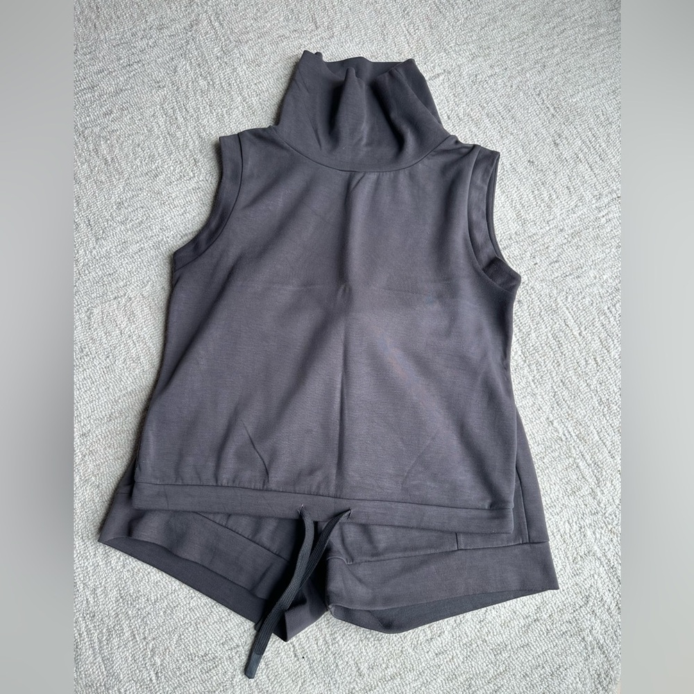 Sleeveless Cowl Neck Lounge Top and Shorts Set, Small